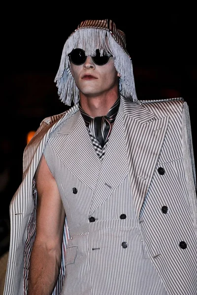 Look 50